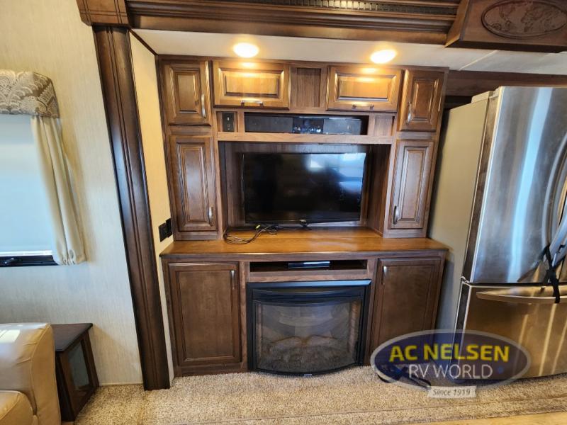 Used 2016 Palomino Columbus 375rl For Sale In Shakopee Mn 68137 At