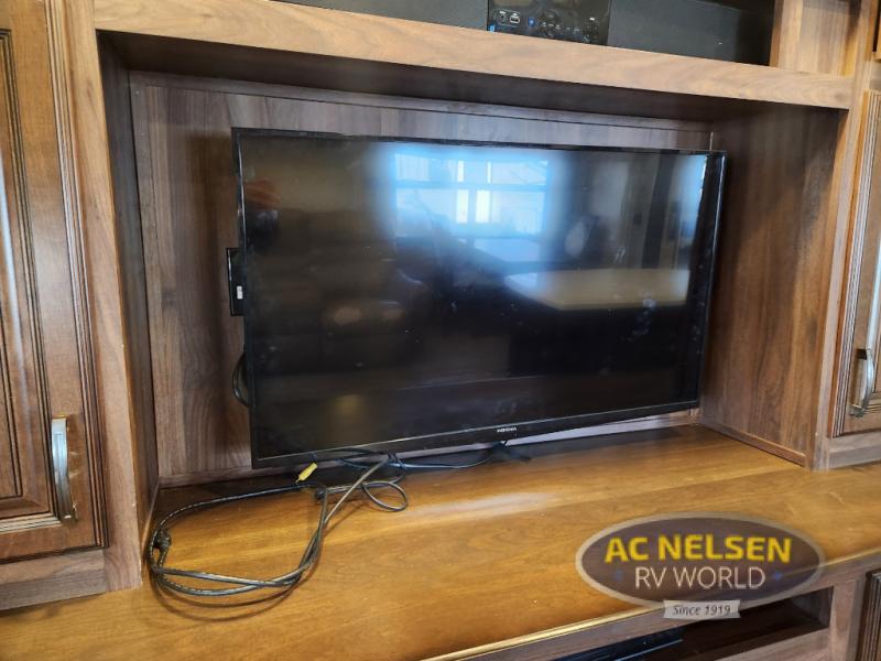 Used 2016 Palomino Columbus 375rl For Sale In Shakopee Mn 68137 At